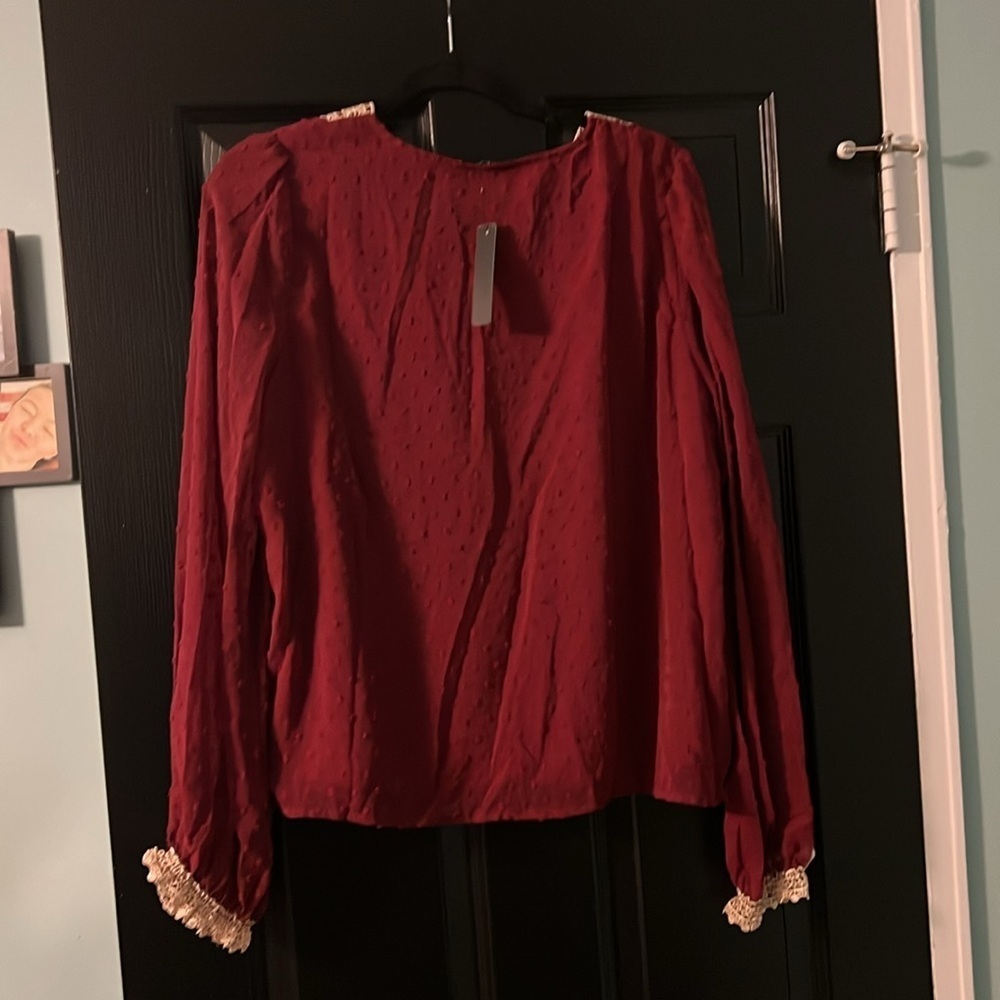 NWT Elegant Burgundy Lace-Trimmed Women's Top L - Picture 4 of 5